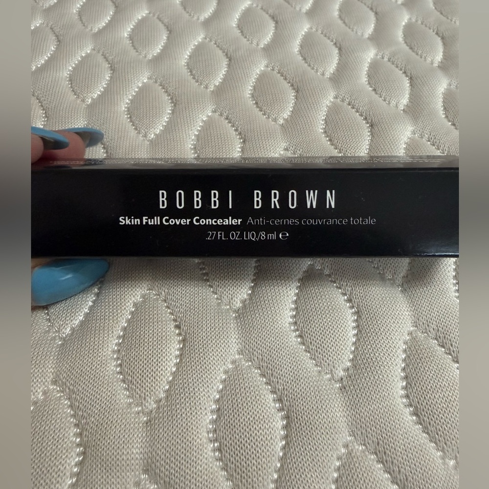 Bobbi Brown Black Concealer Packaging